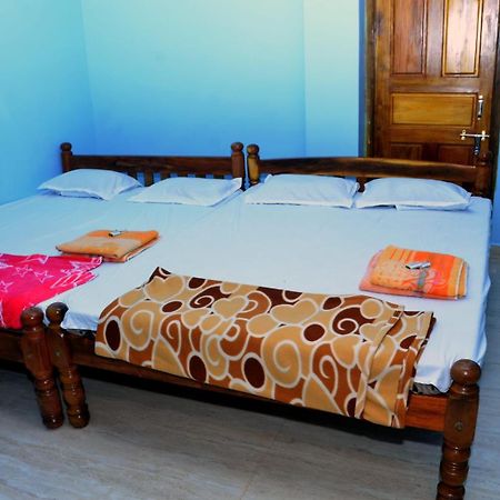 Kenchas Beach Resort Гокарна Екстериор снимка